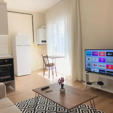 Quiet Cozy Close To Metro/subway