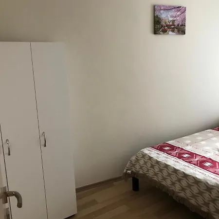Διαμέρισμα Quiet Cozy Close To Metro/subway